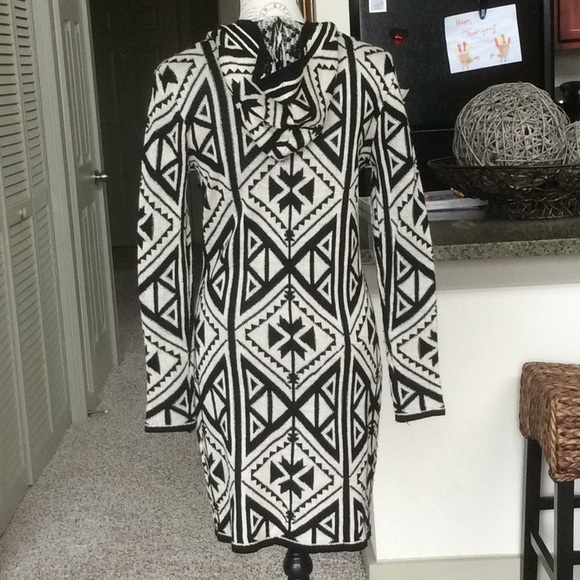 🌺 Sweater Jacket 🌺 - Picture 4 of 6